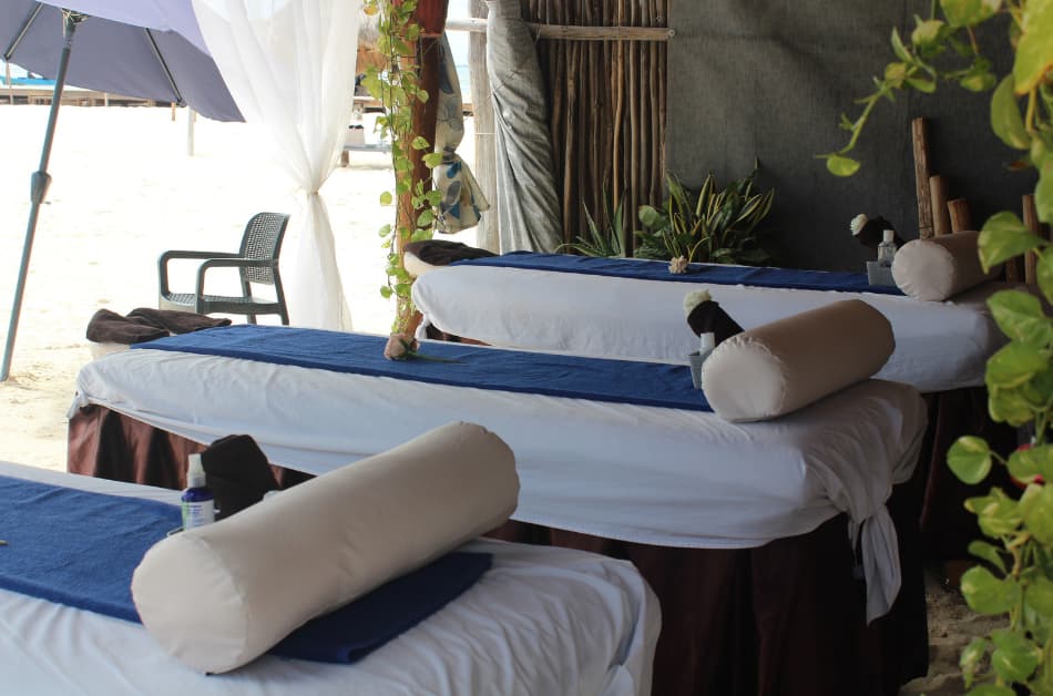 Isla Mujeres Golf Cart Rental - Frontbeach Spa